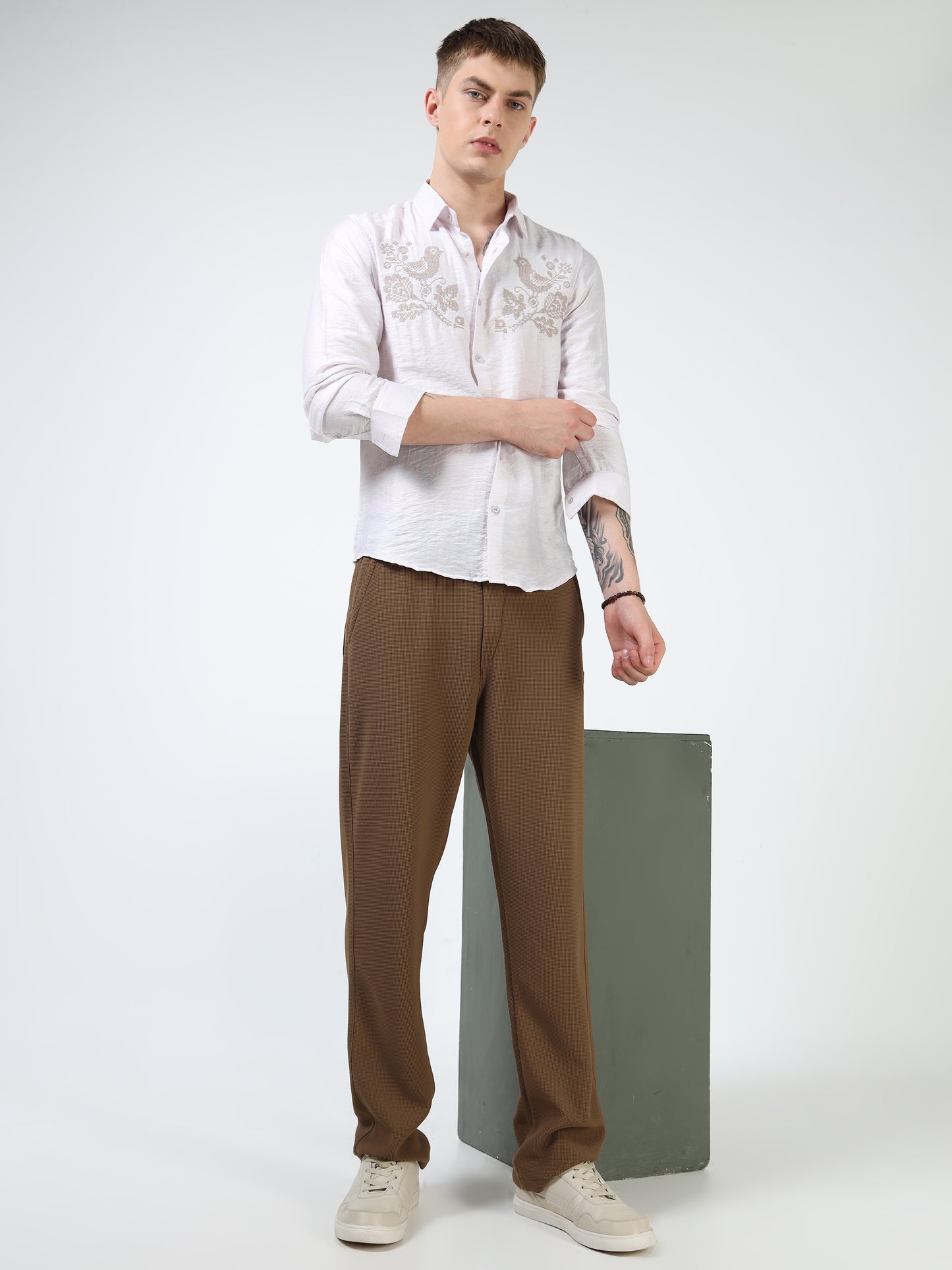 Men’s Light Lavender Textured Cotton Casual Shirt with Bird Embroidery